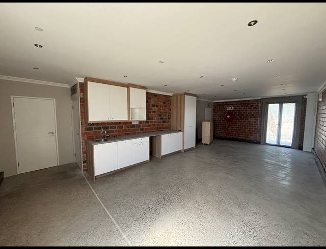 47M² OFFICE TO LET IN PAARDEVLEI